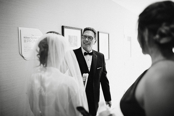 Christine-Vinny-Getting-Ready-076