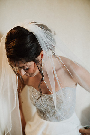 Christine-Vinny-Getting-Ready-094