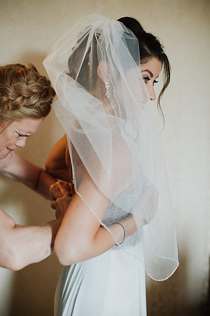 Christine-Vinny-Getting-Ready-088