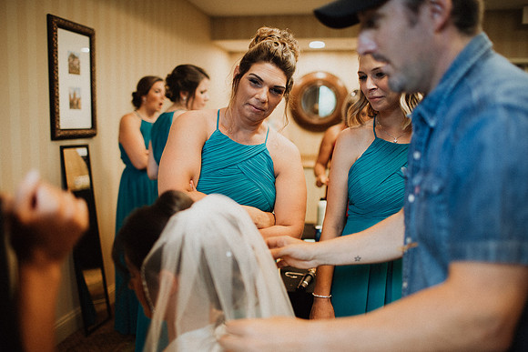 Christine-Vinny-Getting-Ready-073