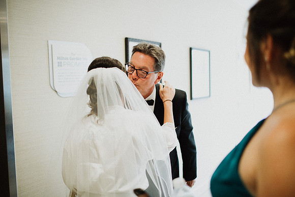 Christine-Vinny-Getting-Ready-077