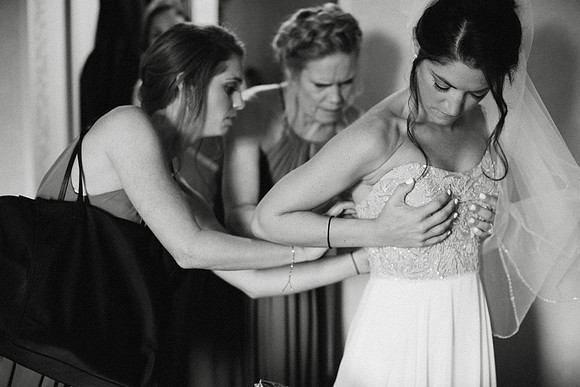 Christine-Vinny-Getting-Ready-092
