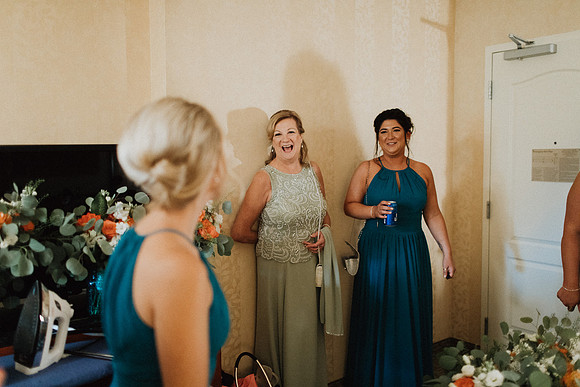 Christine-Vinny-Getting-Ready-093