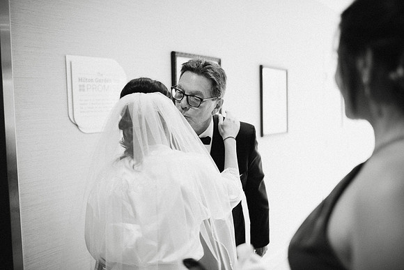 Christine-Vinny-Getting-Ready-078